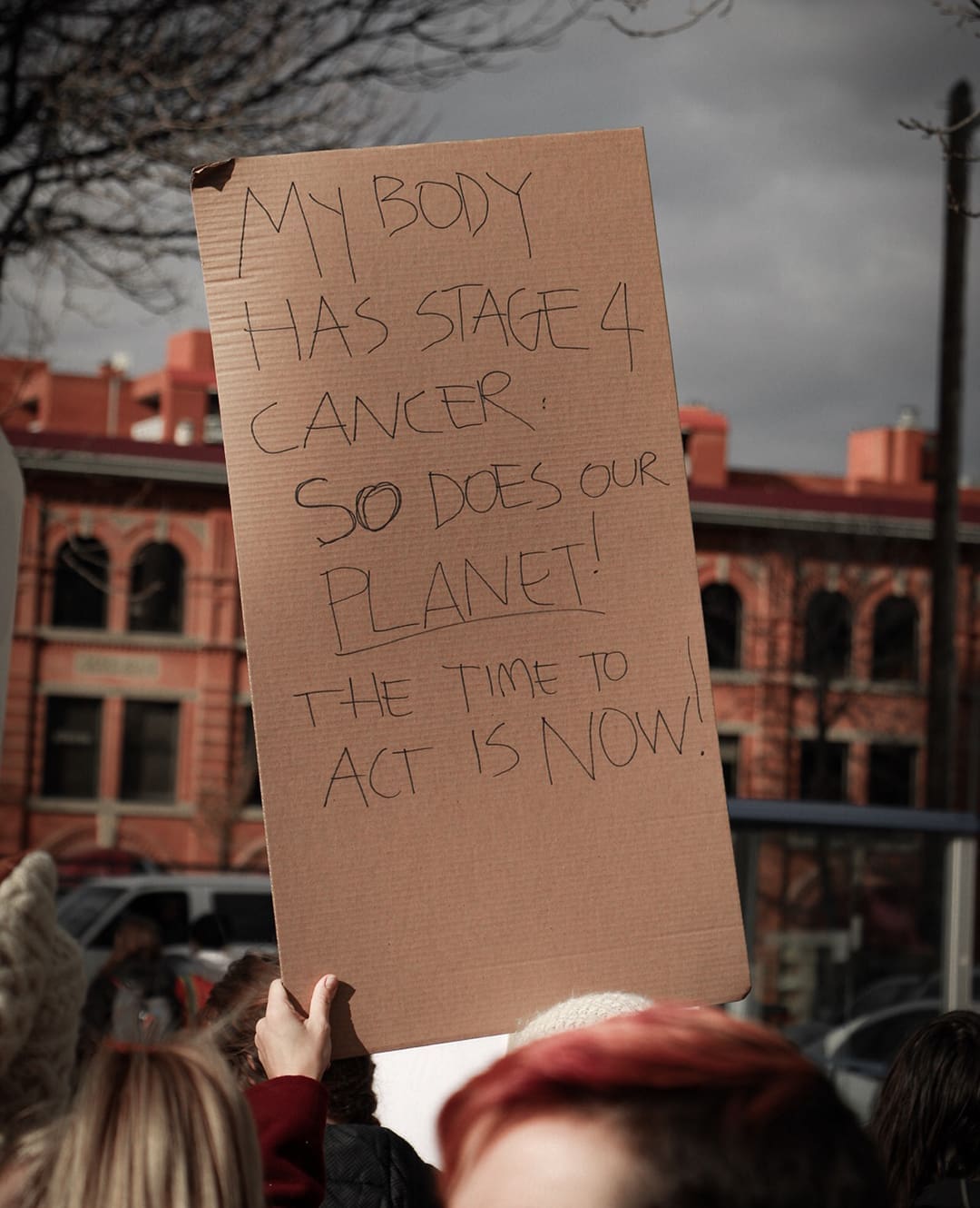 Over 8000 Edmontonians were estimated to have attended the climate rally, many of whom were anti-protesters in  support of Canadian energy. 