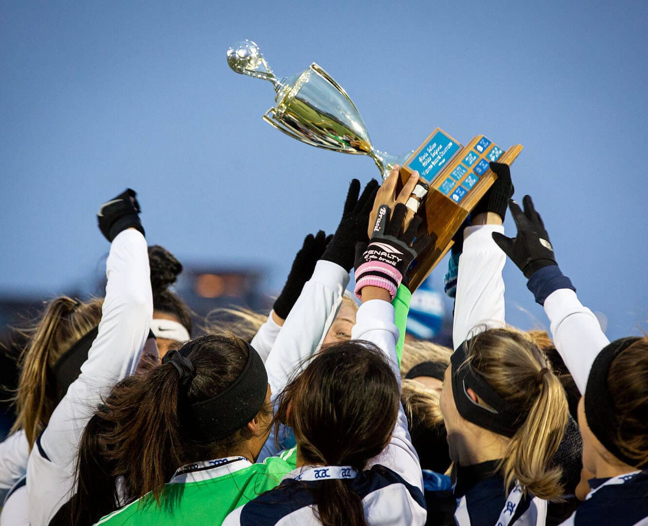 Holt Steps Down after Ooks Win ACAC Championships