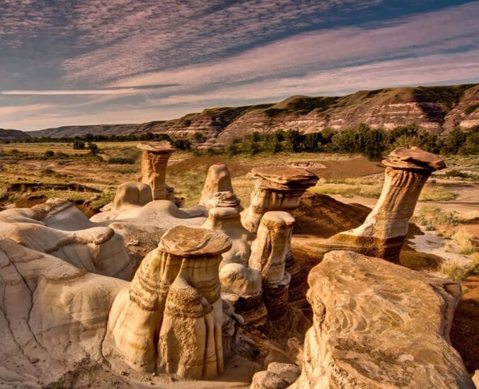 Drumheller Alberta dinosaur provincial park road trip guide