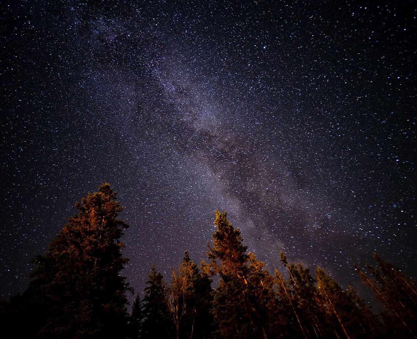 Stargazing at pyramid lake in Banff national park
